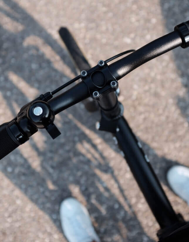 Pyora bike handlebar with bell